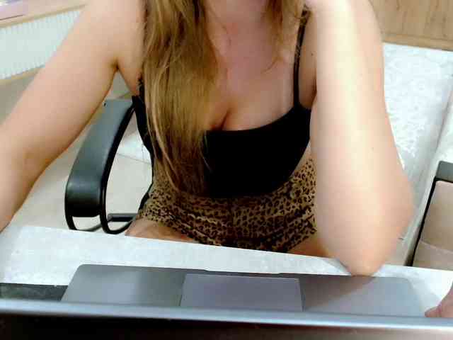 JuicyGloss webcam