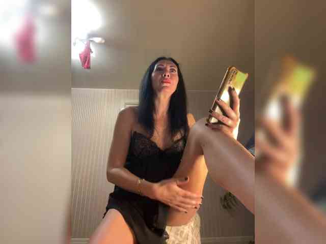 Karolina_Milf webcam