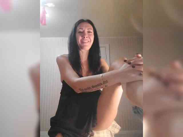 Karolina_Milf webcam