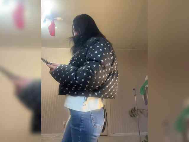 Karolina_Milf webcam