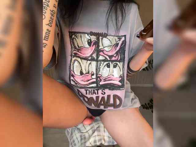 Karolina_Milf webcam