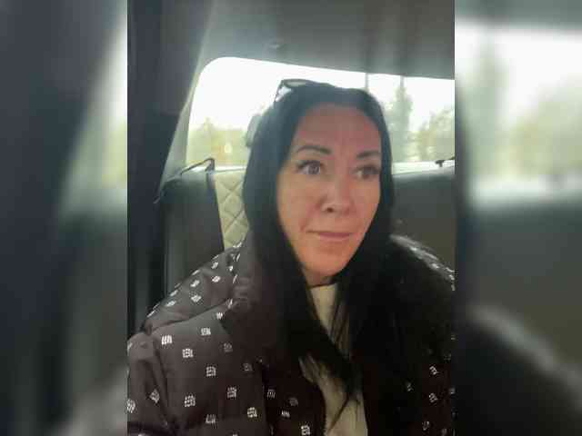 Karolina_Milf webcam