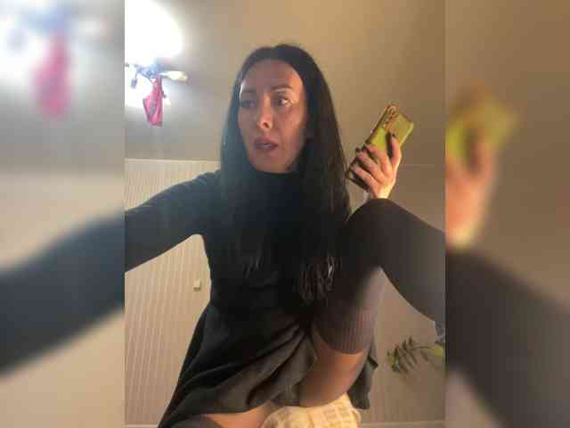 Karolina_Milf webcam