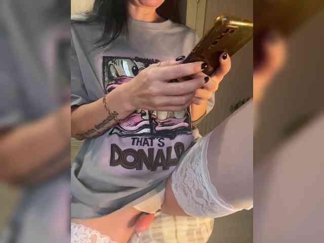 Karolina_Milf webcam