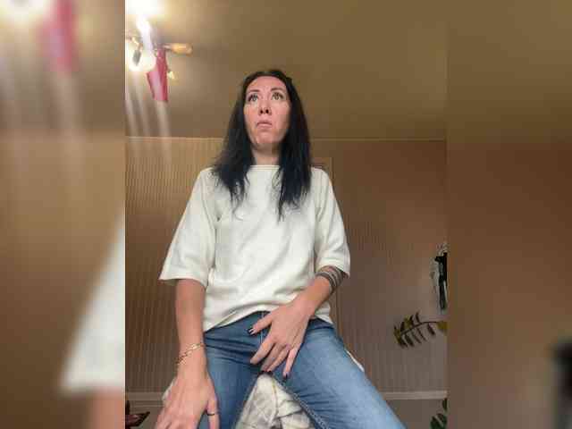 Karolina_Milf webcam