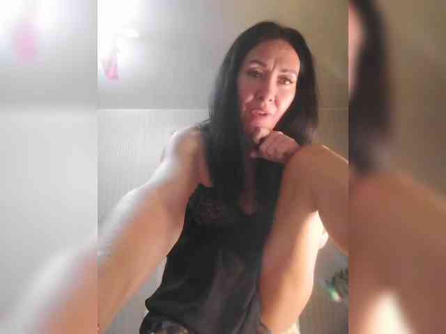 Karolina_Milf webcam