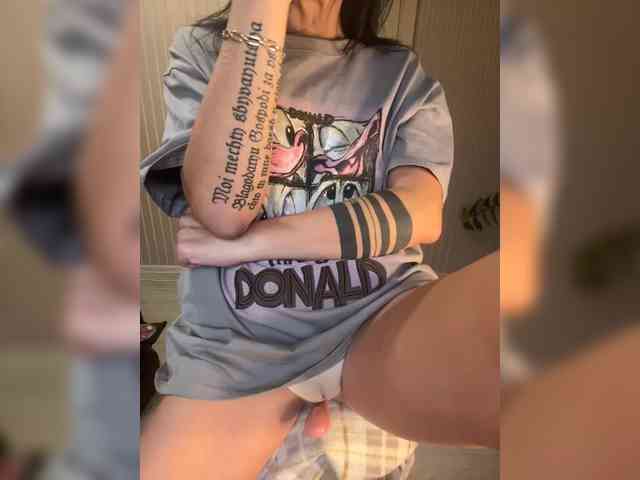 Karolina_Milf webcam