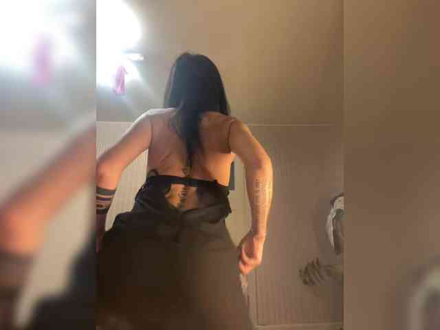 Karolina_Milf webcam
