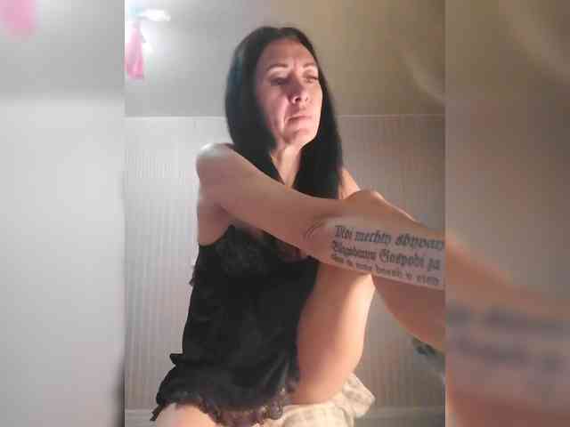 Karolina_Milf webcam