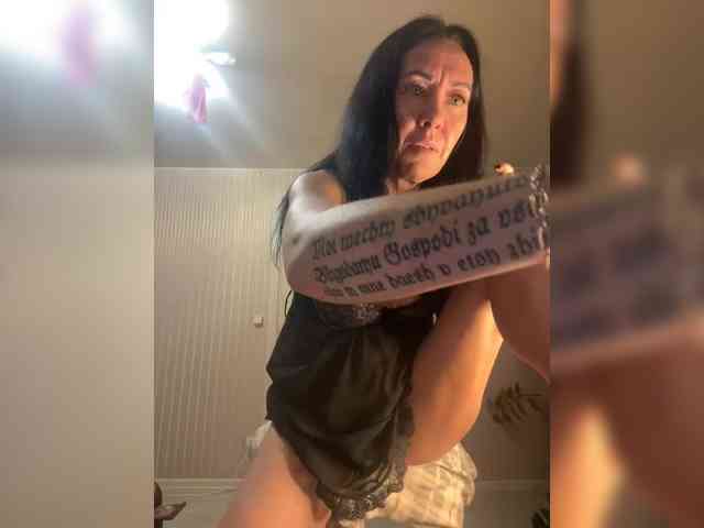 Karolina_Milf webcam