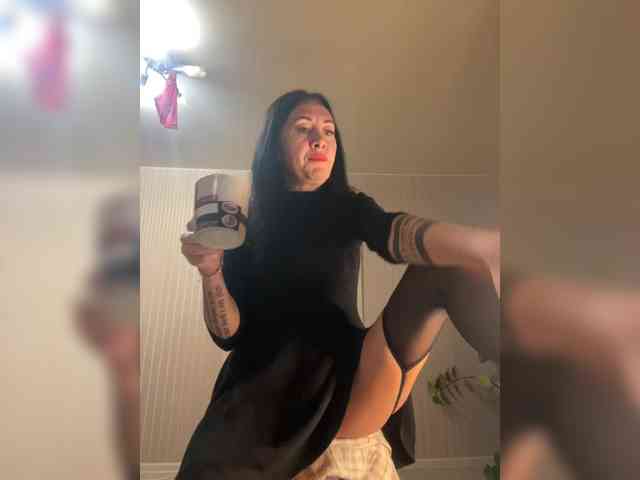 Karolina_Milf webcam