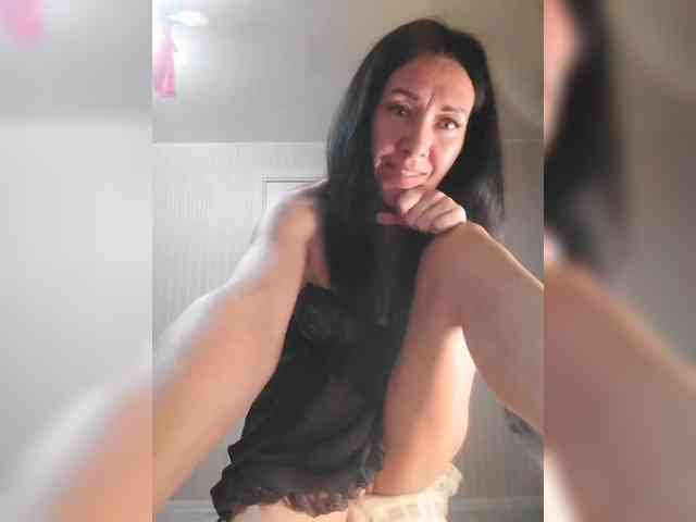 Karolina_Milf webcam