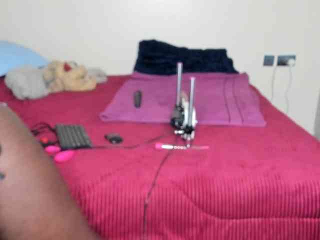 Trizzytariaa webcam