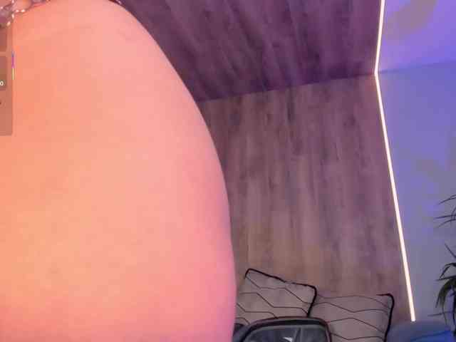 SophieBarnett webcam