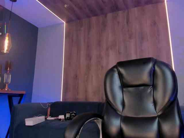SophieBarnett webcam