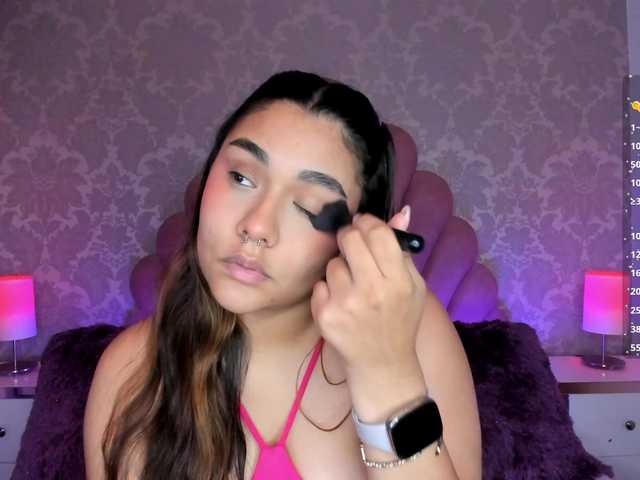 AlannaWest webcam