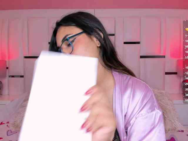 AlannaWest webcam