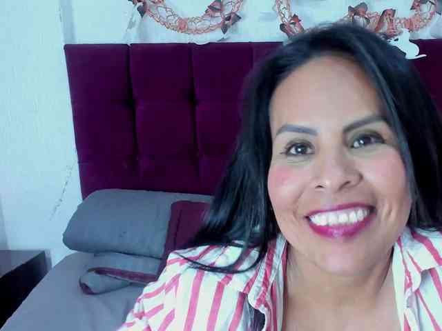 MilfSharoon webcam