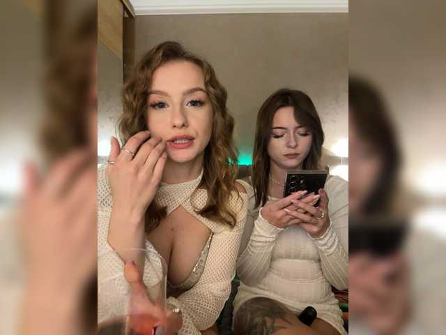 Entrez le videochat erotique avec le
modèle -LoVelOve- -LoVelOve-