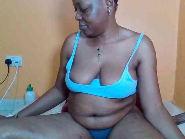 Prettyblackgal webcam