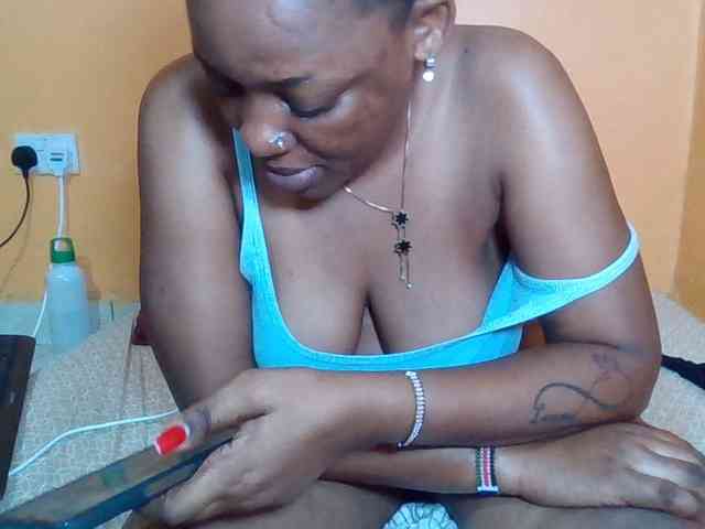 Prettyblackgal webcam