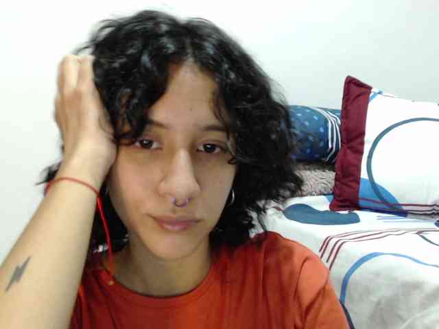 AlinaWoolf webcam
