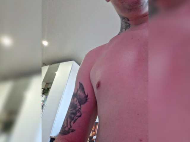 Accedi alla chat con il nickname Black_pink Black_pink