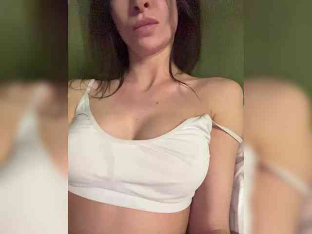 Annieisonfire webcam