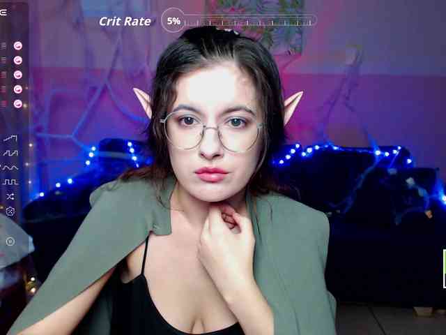 AminaBeatris13 webcam