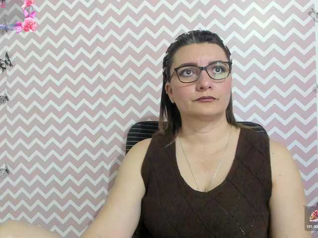 Amie-Adams82 webcam