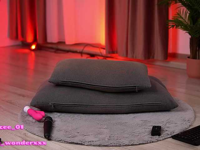 Entra en el chat con el modelo VanesaSimon VanesaSimon