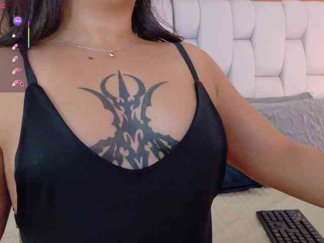 valkiriamoore webcam