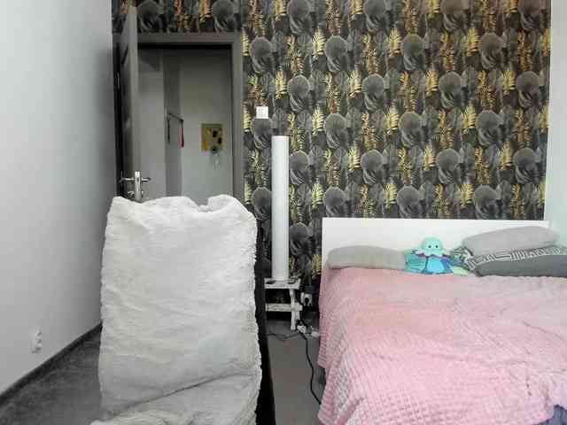 CarlaStaceeFun webcam