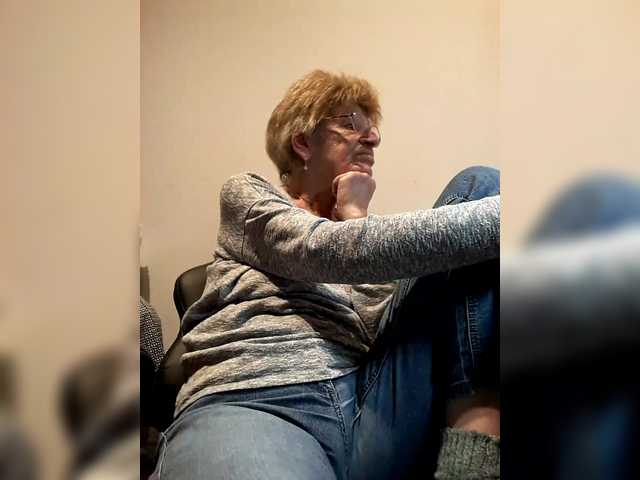 go to chat with Reife-dame