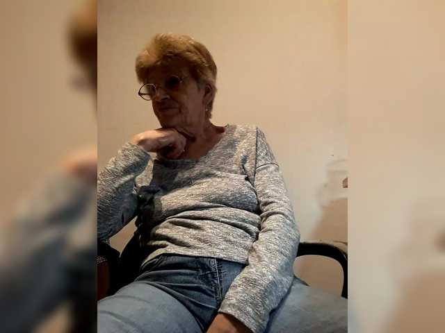 go to chat with Reife-dame