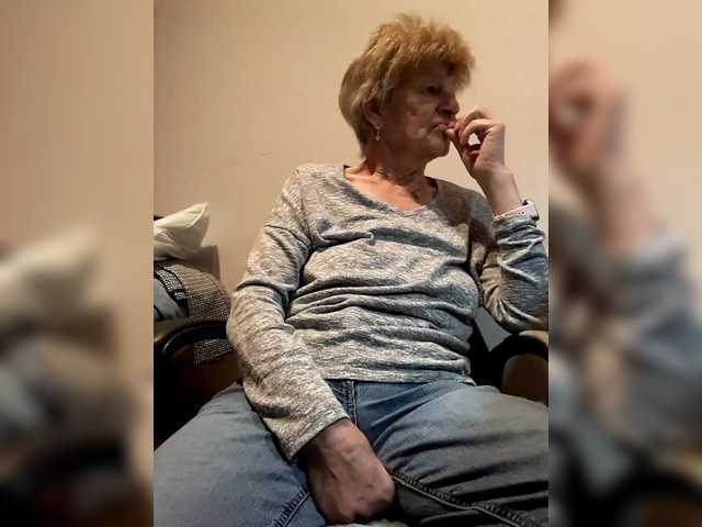 Entra en el chat con el modelo Reife-dame Reife-dame