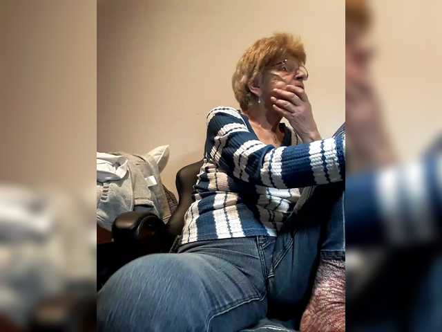 Entra en el chat con el modelo Reife-dame Reife-dame