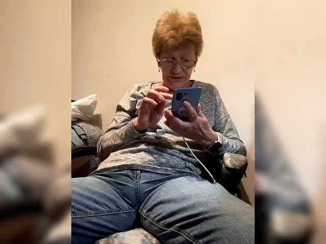 Entrez le videochat erotique avec le
modèle Reife-dame Reife-dame