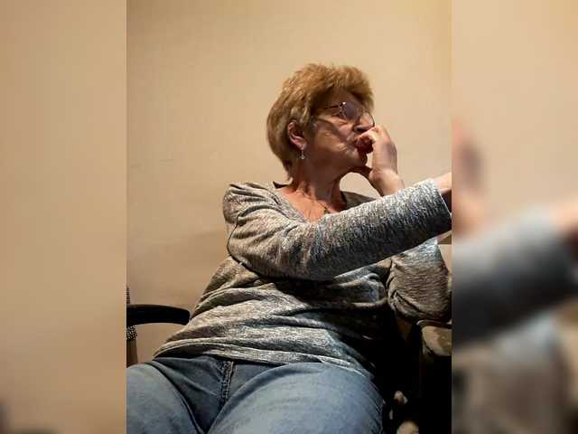 Entrez le videochat erotique avec le
modèle Reife-dame Reife-dame