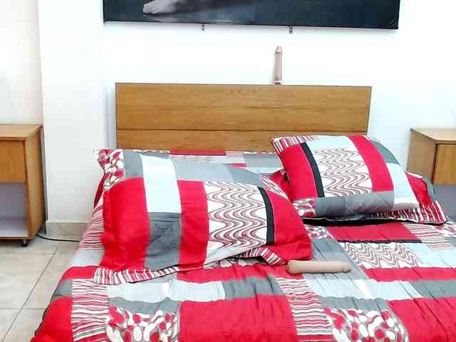 LunaAndMalory webcam