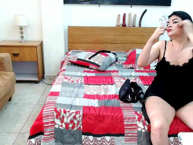 LunaAndMalory webcam