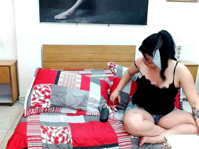 LunaAndMalory webcam