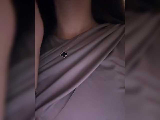 Entrez le videochat erotique avec le
modèle -ALLINA- -ALLINA-