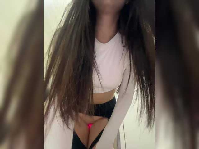 Entrez le videochat erotique avec le
modèle -ALLINA- -ALLINA-