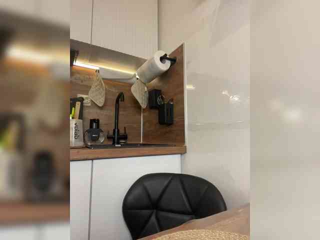 AlisaBlackFox webcam