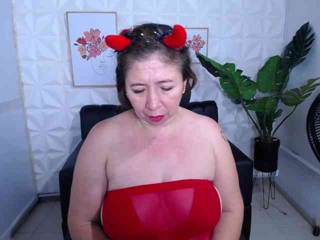 Valentina-mature webcam