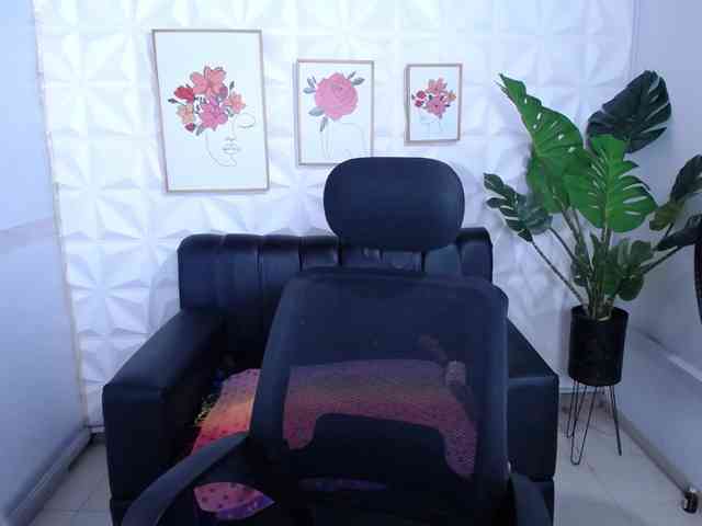 Valentina-mature webcam