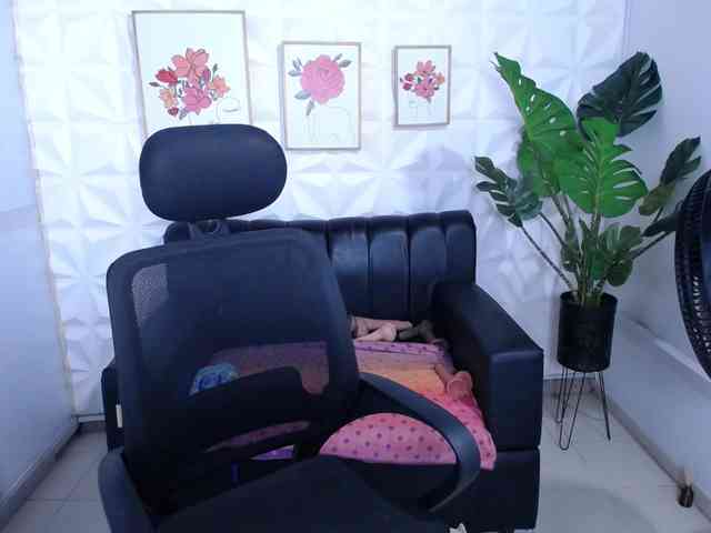 Valentina-mature webcam