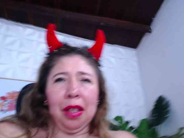 Valentina-mature webcam