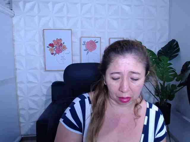 Valentina-mature webcam